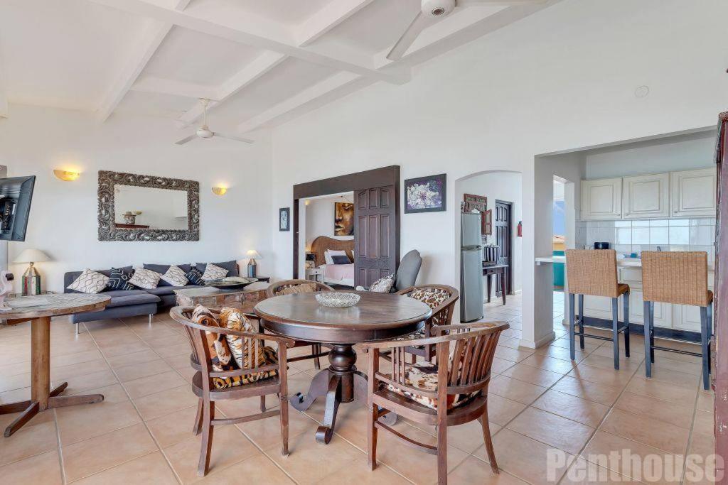 Bonaire Oceanfront Apartments クラレンダイク エクステリア 写真